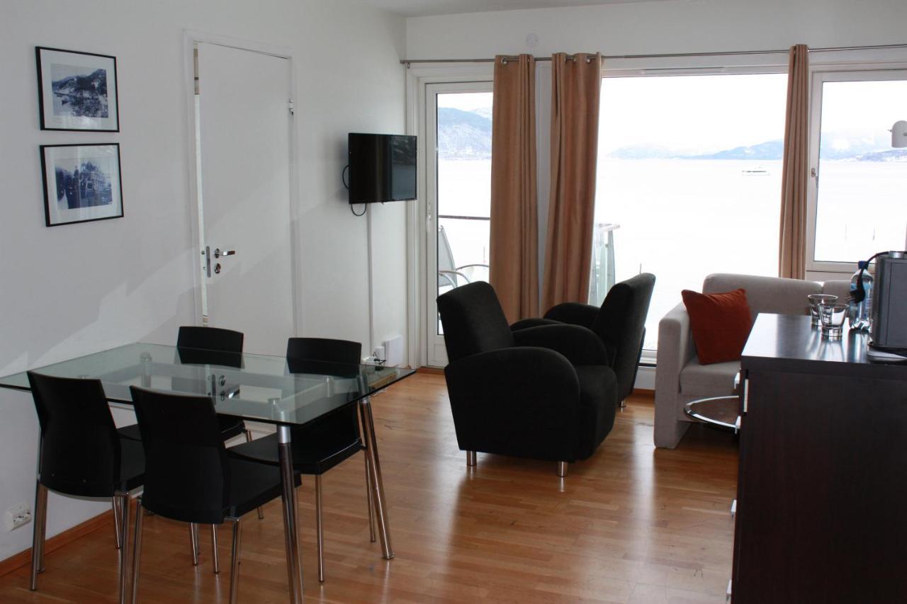 Smaken Av Ryfylke Event As Overnatting, Bygningen Drives Ikke Som Hotell Hjelmeland Экстерьер фото