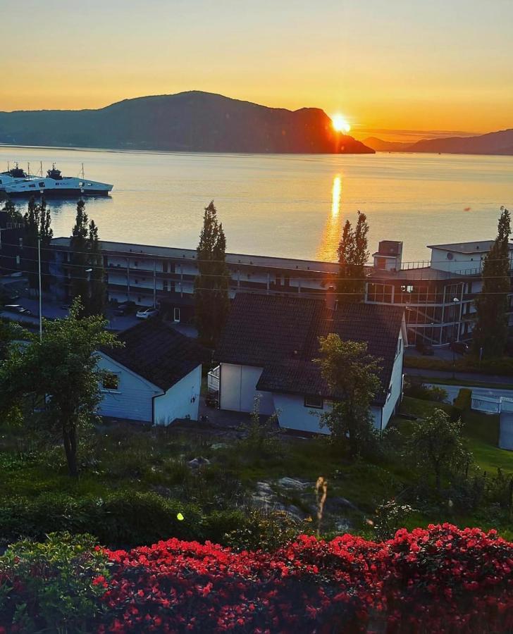 Smaken Av Ryfylke Event As Overnatting, Bygningen Drives Ikke Som Hotell Hjelmeland Экстерьер фото