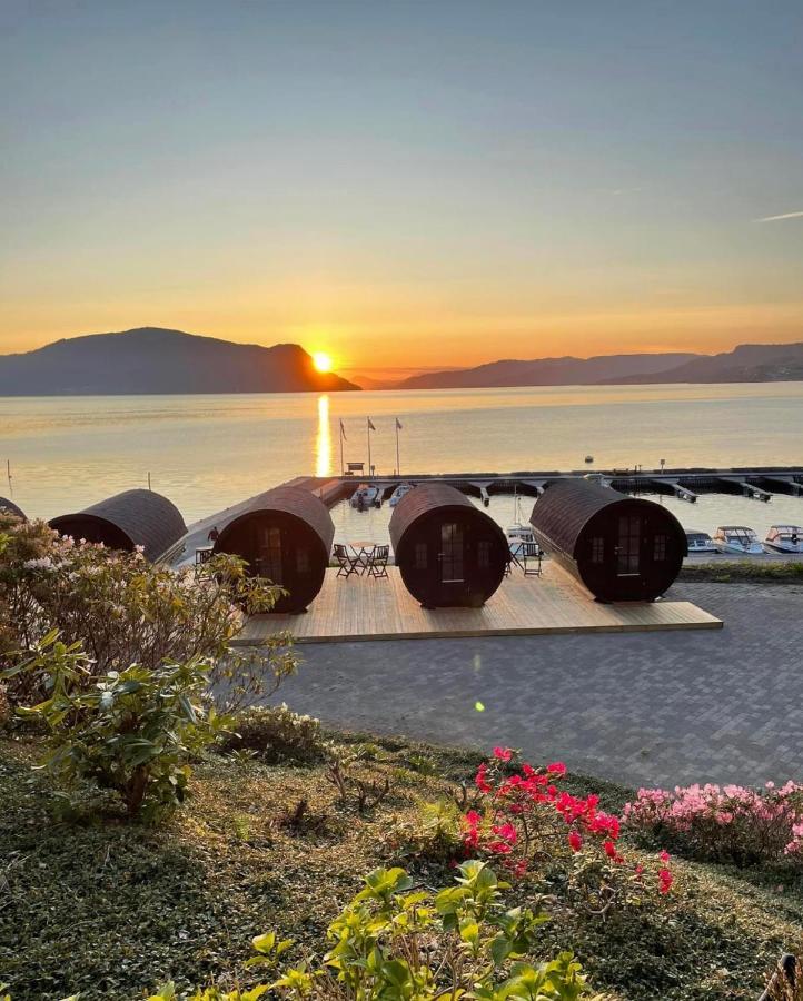 Smaken Av Ryfylke Event As Overnatting, Bygningen Drives Ikke Som Hotell Hjelmeland Экстерьер фото