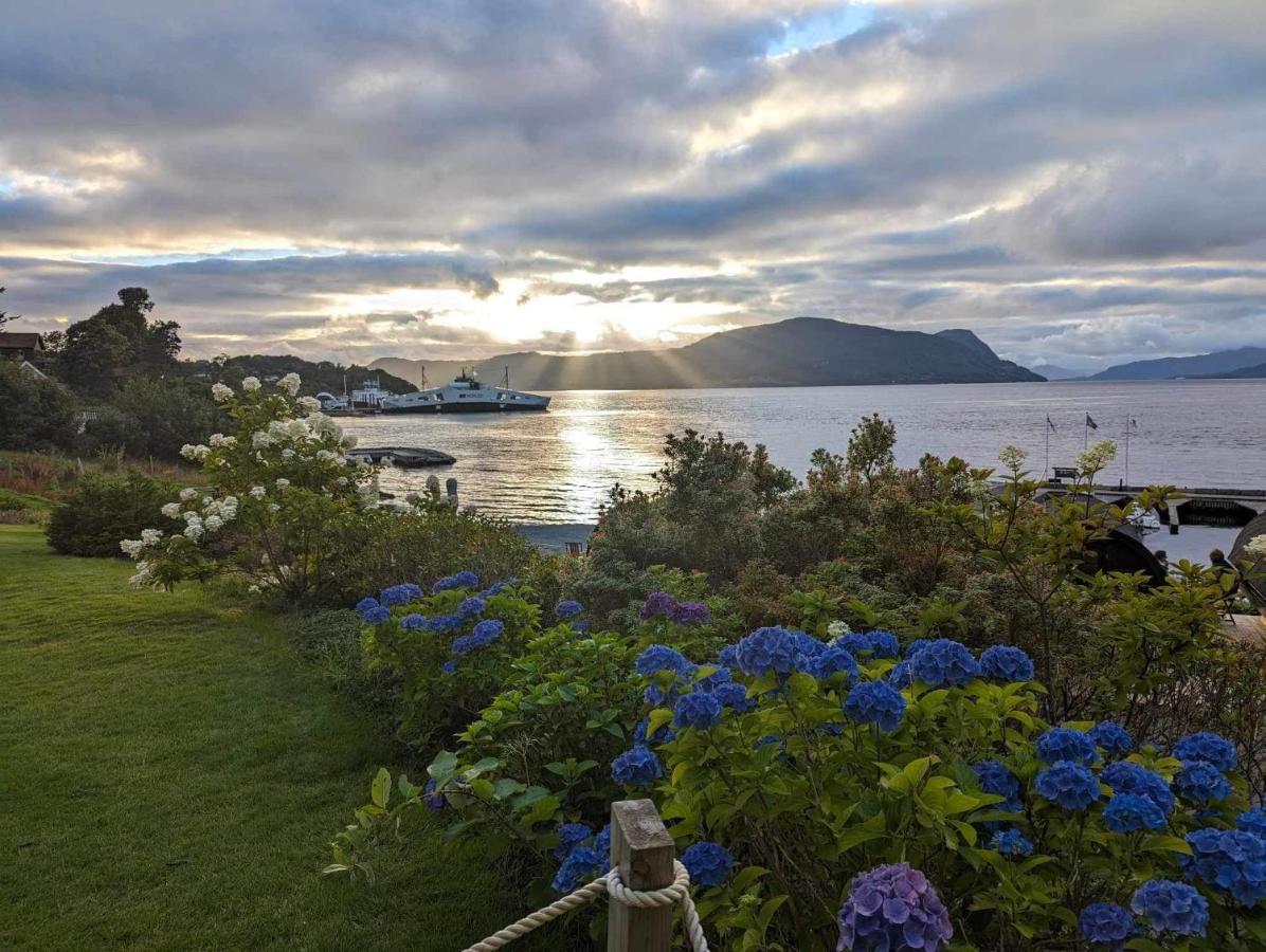 Smaken Av Ryfylke Event As Overnatting, Bygningen Drives Ikke Som Hotell Hjelmeland Экстерьер фото